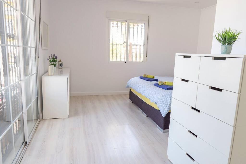 Casa Lilly-Rose, A Beautiful 3 Bedroom Detached Villa A Short Walk To The Villamartin Plaza & Golf Course Exteriér fotografie