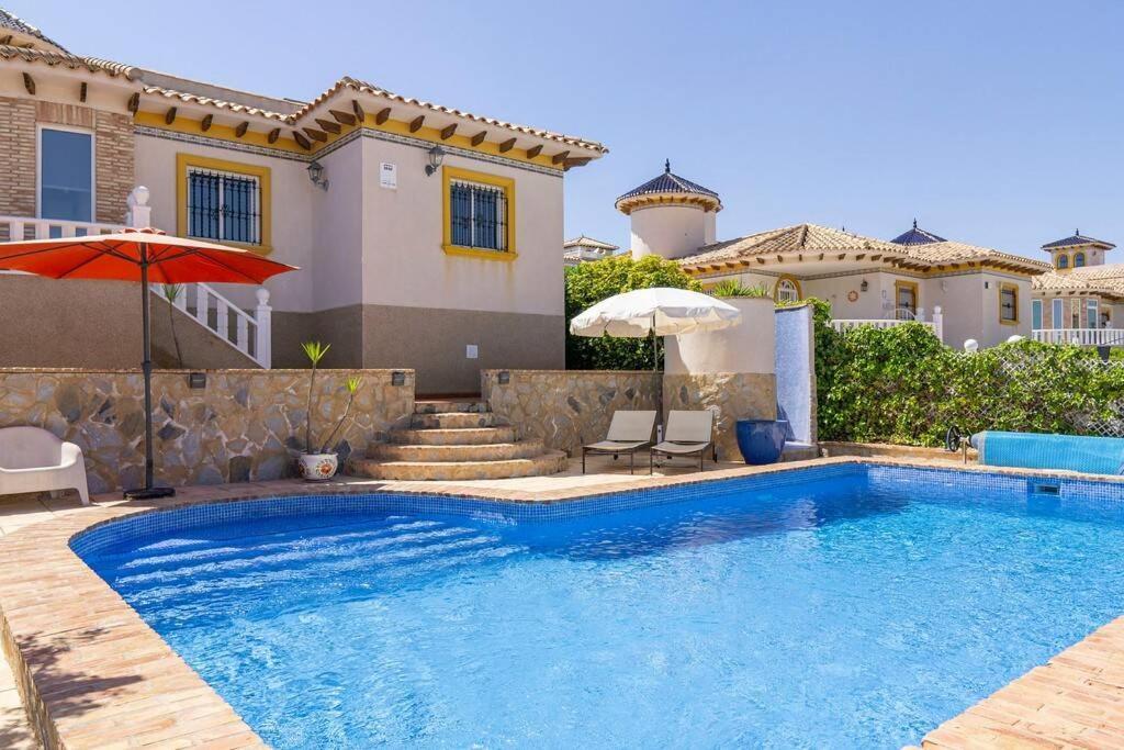 Casa Lilly-Rose, A Beautiful 3 Bedroom Detached Villa A Short Walk To The Villamartin Plaza & Golf Course Exteriér fotografie