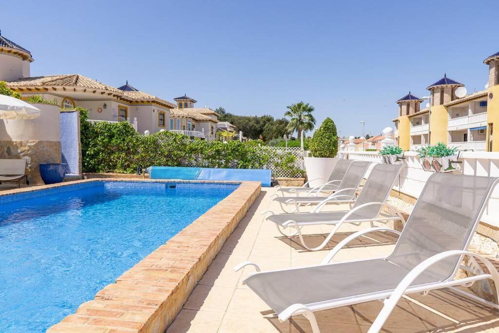 Casa Lilly-Rose, A Beautiful 3 Bedroom Detached Villa A Short Walk To The Villamartin Plaza & Golf Course Exteriér fotografie